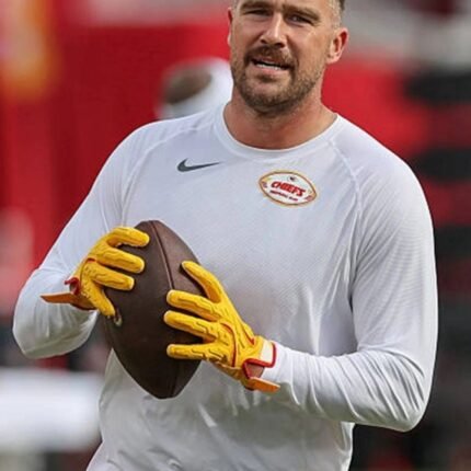 Kansas City Chiefs 2026 Preseason Travis Kelce Long Sleeve T-Shirt 1