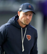 Ben Johnson Bears 2026 Classic Pullover Hoodie (1)
