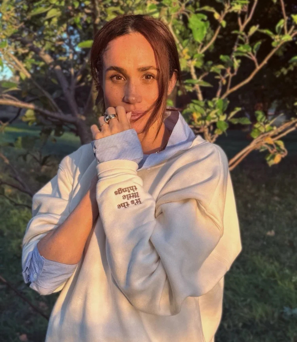 Meghan Markle Crewneck Pullover Meghan Markle Crewneck Pullover